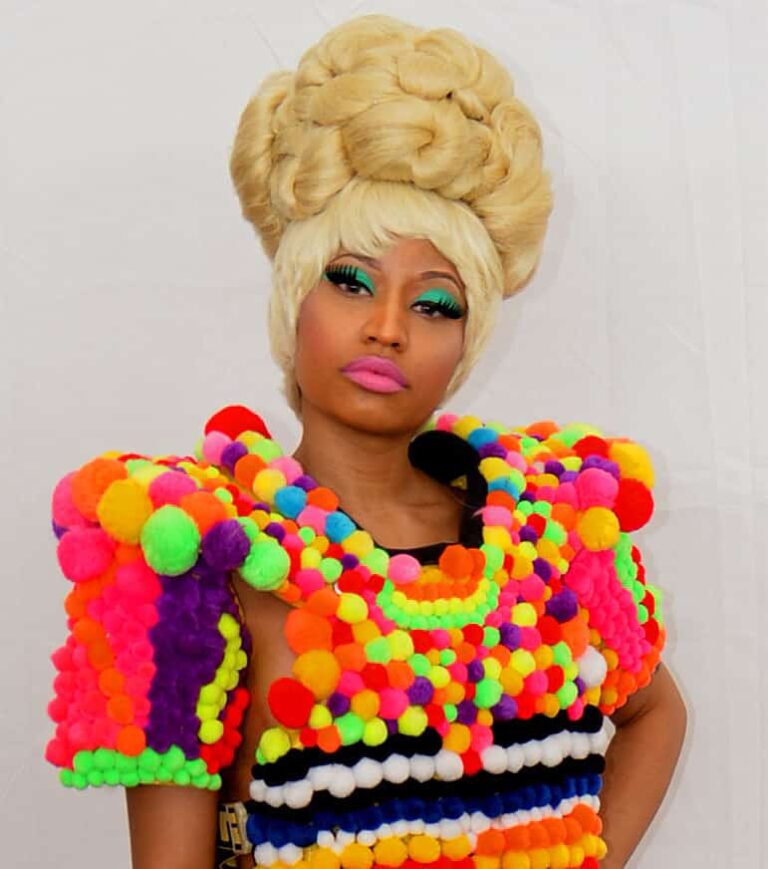 Nicki Minaj wig