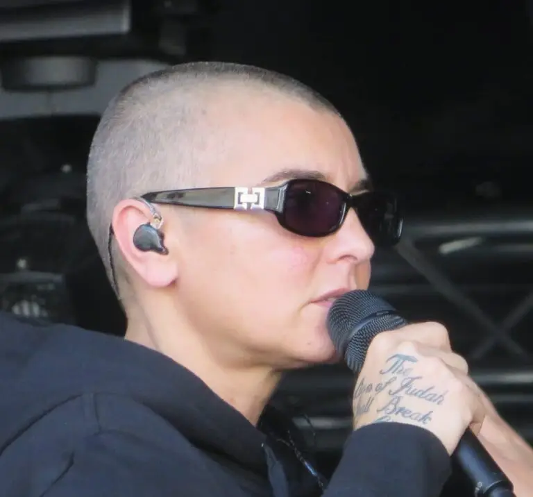 Sinead o'connor shaved head