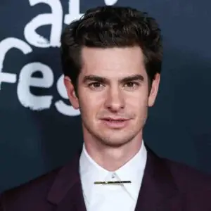 Andrew Garfield hair in 2021